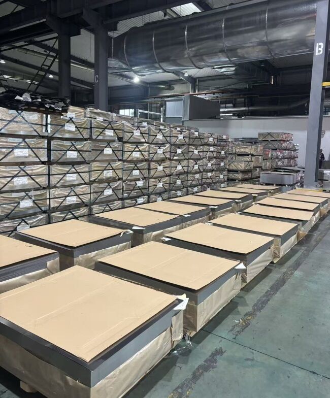 Plaques d'étain électrolytique - matériau polyvalent pour les emballages alimentaires, chimiques et de construction